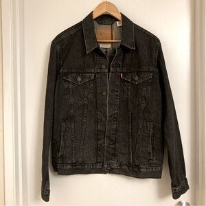NWT Men’s Levi denim jacket in black